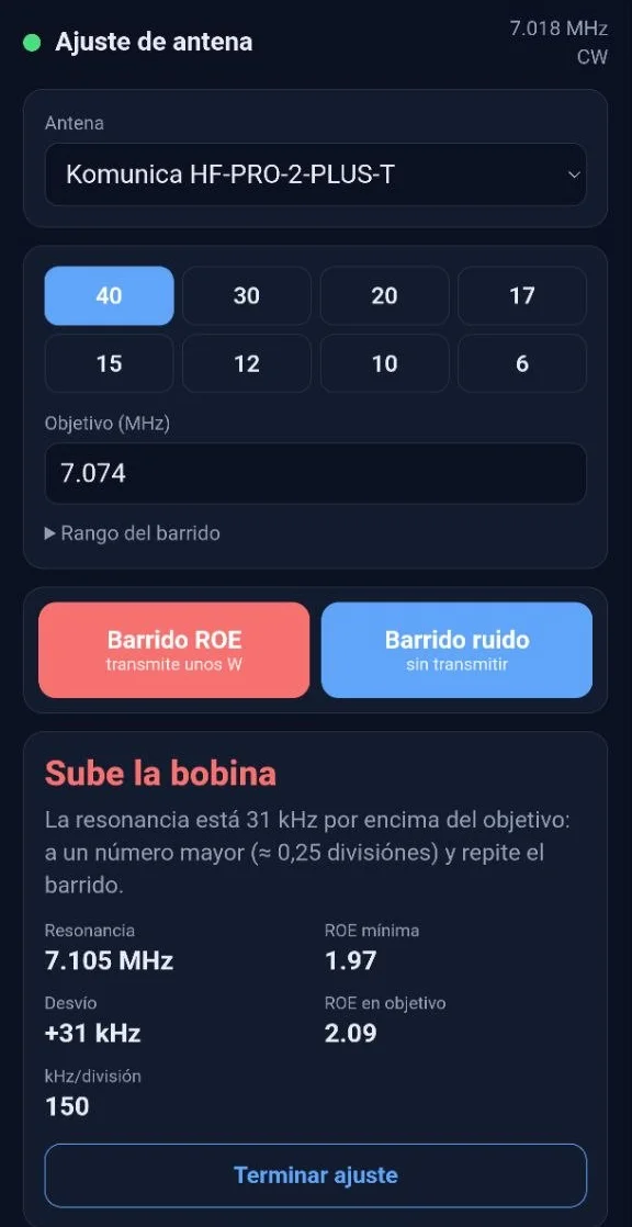 La página de antena en el móvil: la antena activa, los botones de banda con 40 m elegida, el objetivo, los botones de barrido y el veredicto «Sube la bobina» con la resonancia, la ROE mínima y el desvío.
